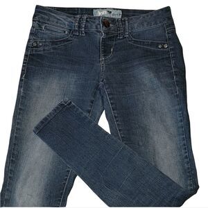 𝅺jolt skinny jeans with stretch